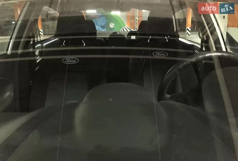 Седан Ford Fiesta 2016 в Киеве