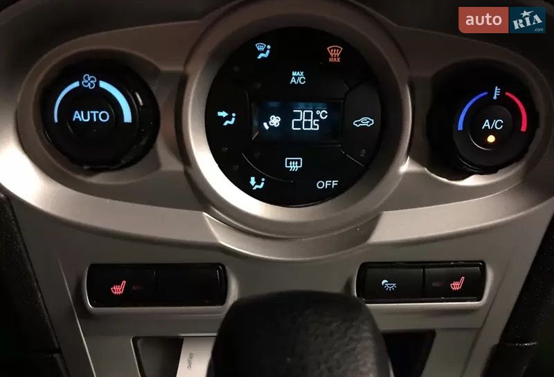 Седан Ford Fiesta 2016 в Киеве