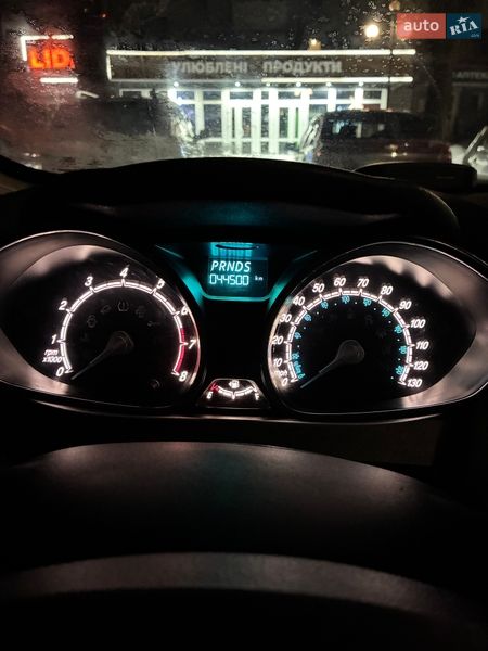 Седан Ford Fiesta 2016 в Киеве