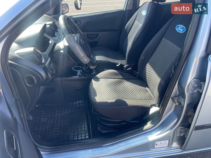 Хэтчбек Ford Fiesta 2005 в Черкассах