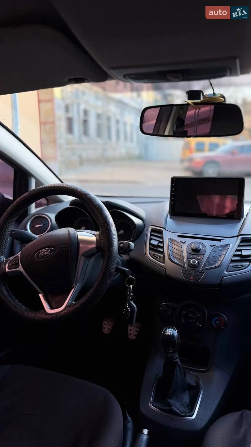 2013 Ford Fiesta - мініатюра 10