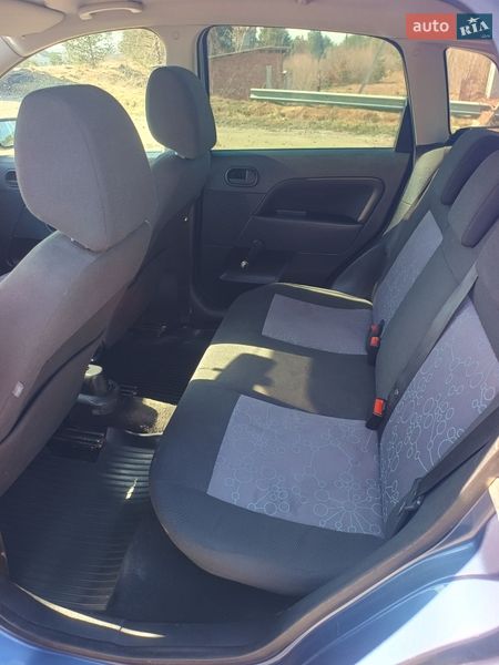 Хэтчбек Ford Fiesta 2006 в Судовой Вишне фото 15 Хэтчбек Ford Fiesta 2006 в Судовой Вишне
