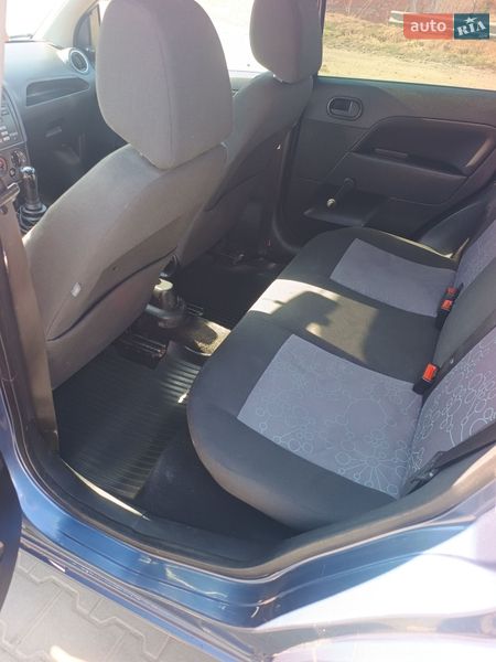Хэтчбек Ford Fiesta 2006 в Судовой Вишне фото 20 Хэтчбек Ford Fiesta 2006 в Судовой Вишне
