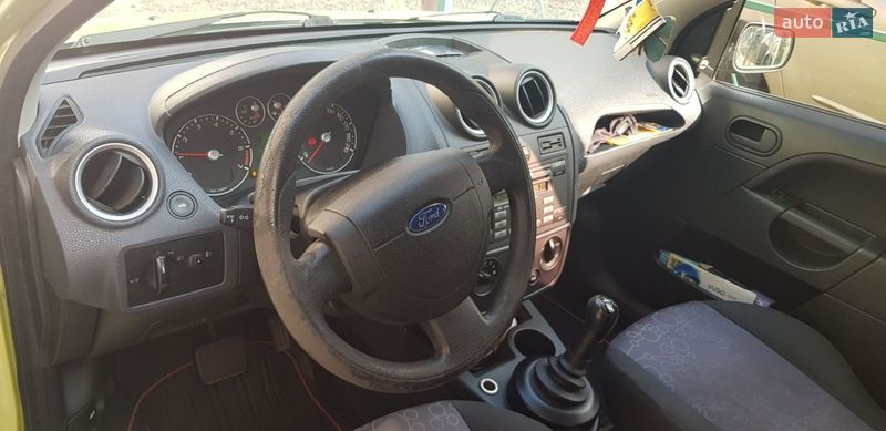 Хэтчбек Ford Fiesta 2007 в Киеве