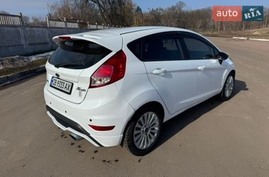 Хэтчбек Ford Fiesta 2015 в Прилуках