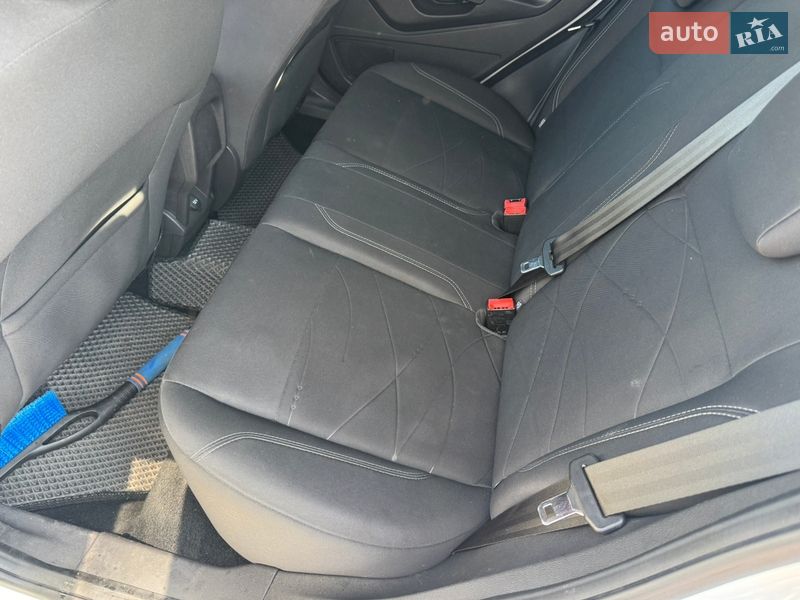 Хэтчбек Ford Fiesta 2015 в Прилуках