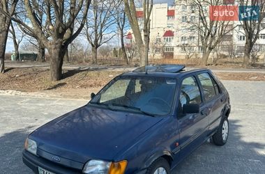 Хэтчбек Ford Fiesta 1989 в Ровно
