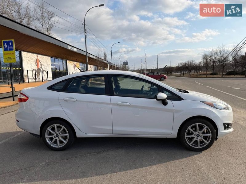 Седан Ford Fiesta 2019 в Киеве