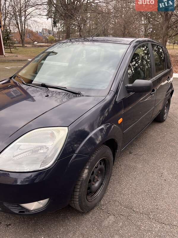 Хэтчбек Ford Fiesta 2004 в Радомышле