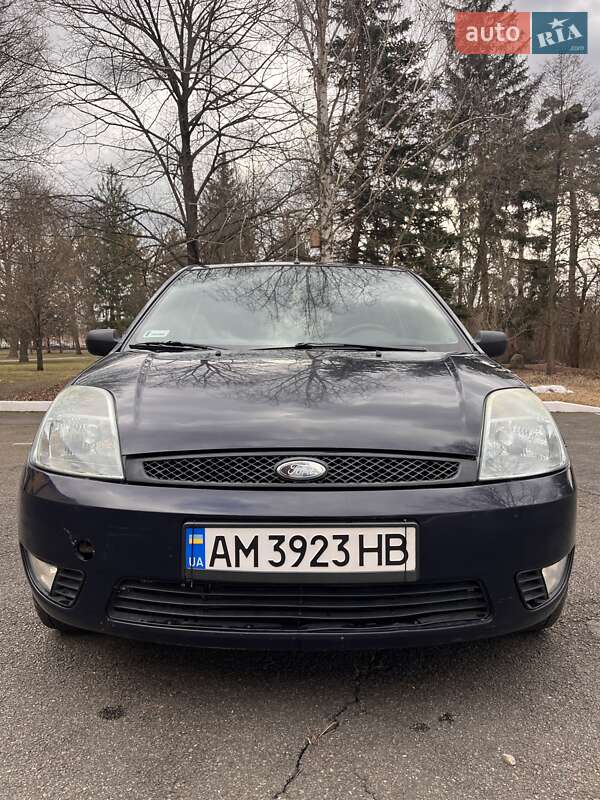 Хэтчбек Ford Fiesta 2004 в Радомышле
