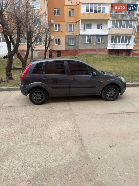 Хетчбек Ford Fiesta 2005 в Самборі