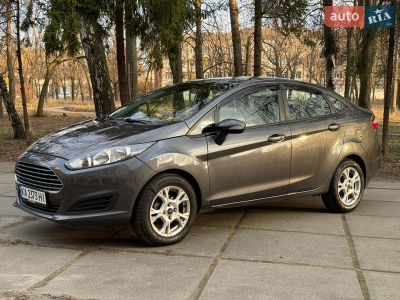 Седан Ford Fiesta 2015 в Киеве