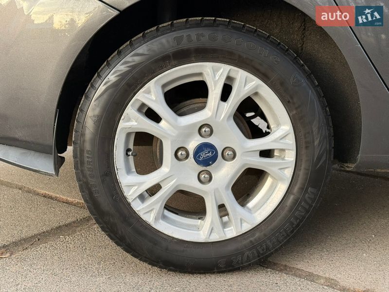 Седан Ford Fiesta 2015 в Киеве