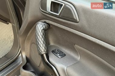 Седан Ford Fiesta 2015 в Киеве