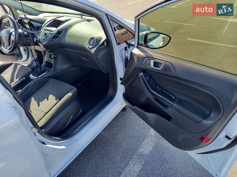 Хетчбек Ford Fiesta 2014 в Львові фото 10 Хетчбек Ford Fiesta 2014 в Львові