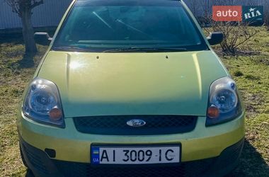 Хэтчбек Ford Fiesta 2005 в Обухове