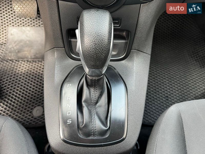 Хетчбек Ford Fiesta 2016 в Києві