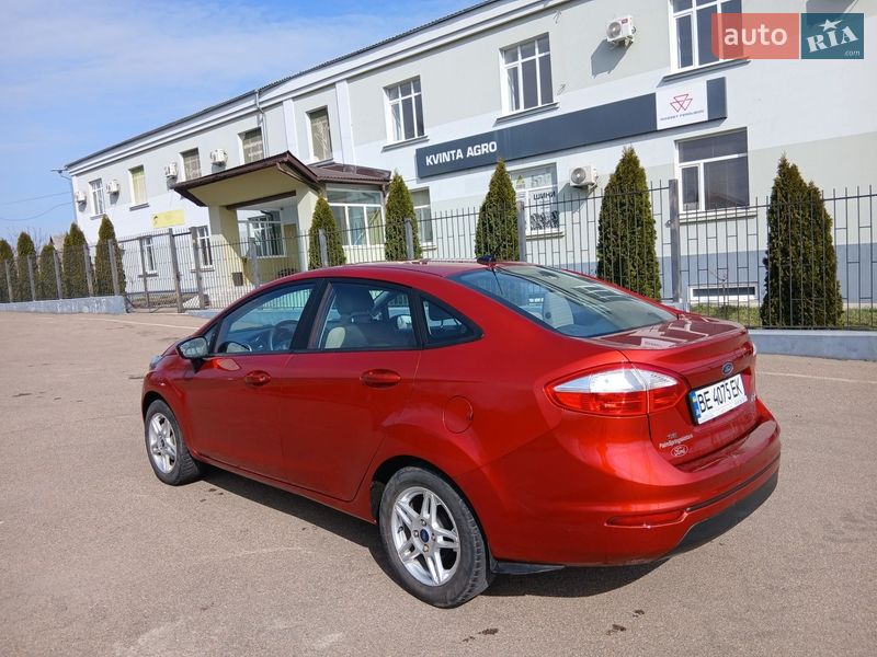 Седан Ford Fiesta 2018 в Первомайську
