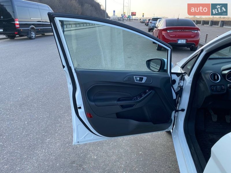 Хэтчбек Ford Fiesta 2013 в Киеве