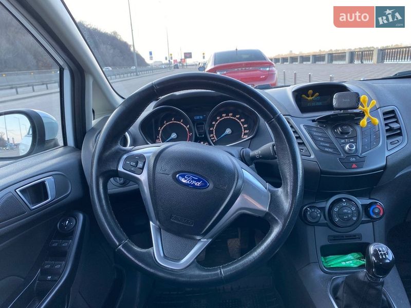 Хэтчбек Ford Fiesta 2013 в Киеве