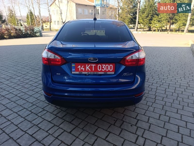 Седан Ford Fiesta 2018 в Івано-Франківську