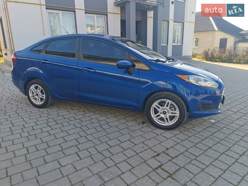 Седан Ford Fiesta 2018 в Івано-Франківську