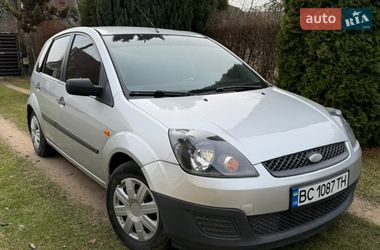 Хетчбек Ford Fiesta 2006 в Рудки