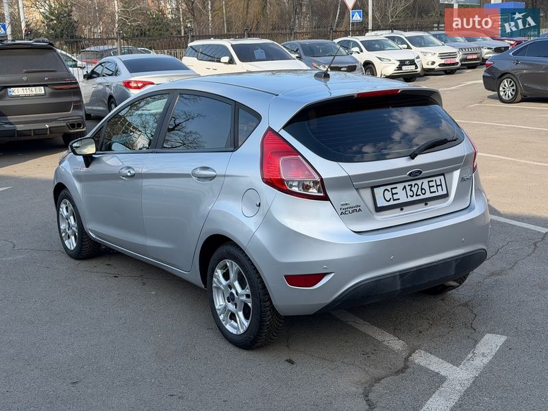 Хэтчбек Ford Fiesta 2015 в Киеве