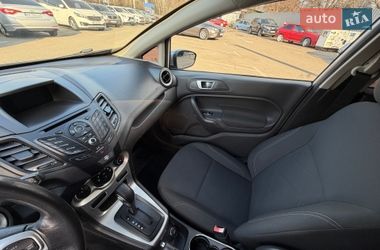 Хэтчбек Ford Fiesta 2015 в Киеве