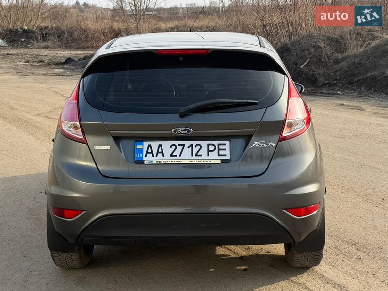 Хэтчбек Ford Fiesta 2016 в Киеве