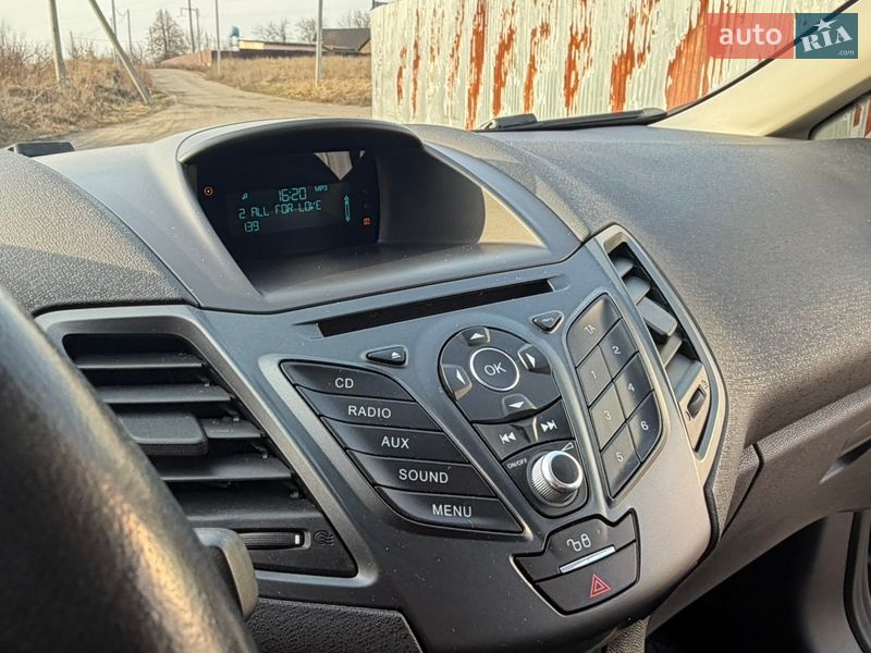 Хэтчбек Ford Fiesta 2016 в Киеве