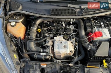 Хетчбек Ford Fiesta 2016 в Києві