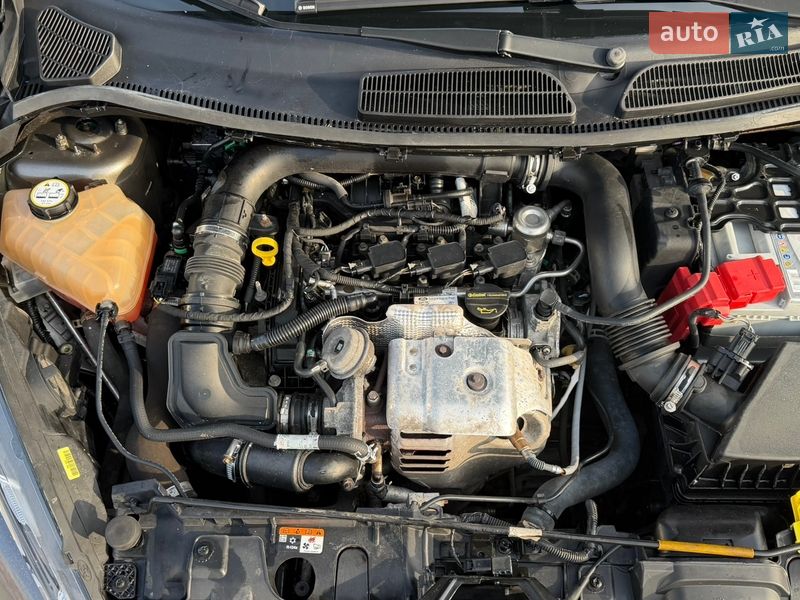 Хэтчбек Ford Fiesta 2016 в Киеве