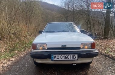 Хэтчбек Ford Fiesta 1988 в Каменице
