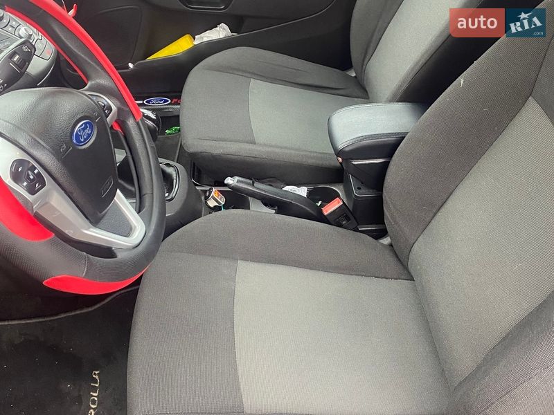 Хэтчбек Ford Fiesta 2013 в Кременчуге