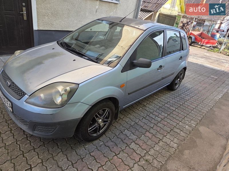 Хэтчбек Ford Fiesta 2006 в Львове
