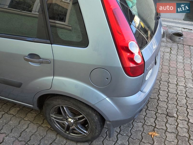 Хэтчбек Ford Fiesta 2006 в Львове