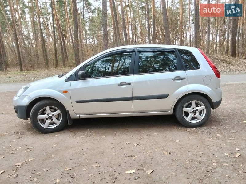 Хетчбек Ford Fiesta 2006 в Житомирі фото 3 Хетчбек Ford Fiesta 2006 в Житомирі