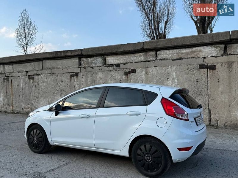 Хэтчбек Ford Fiesta 2017 в Днепре