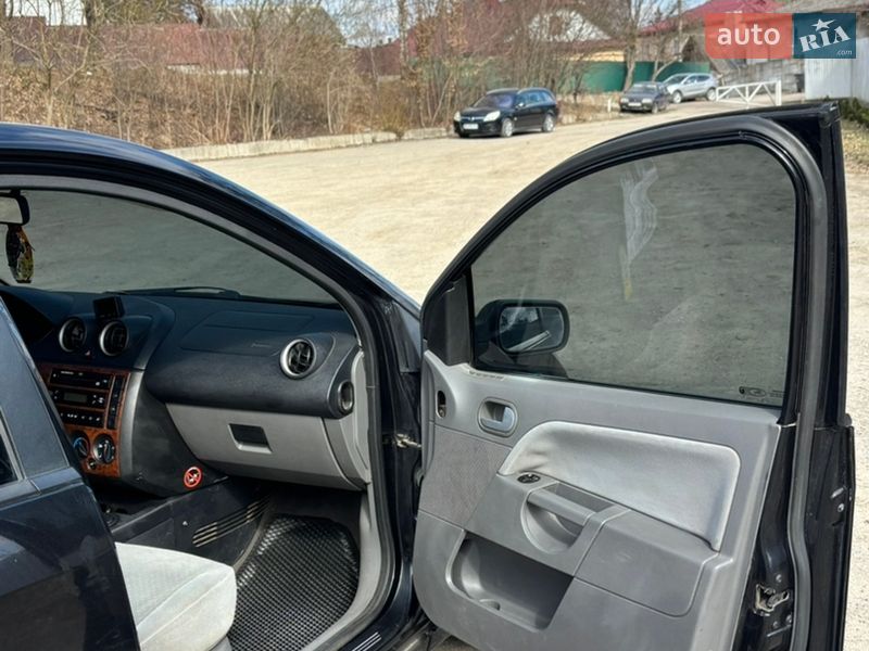 Хэтчбек Ford Fiesta 2002 в Кременце фото 9 Хэтчбек Ford Fiesta 2002 в Кременце