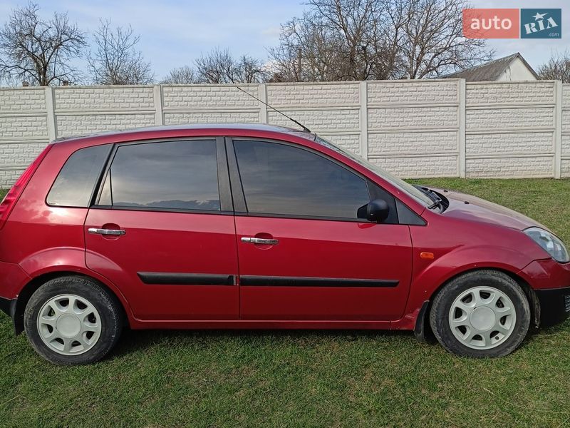 Хетчбек Ford Fiesta 2006 в Дубні