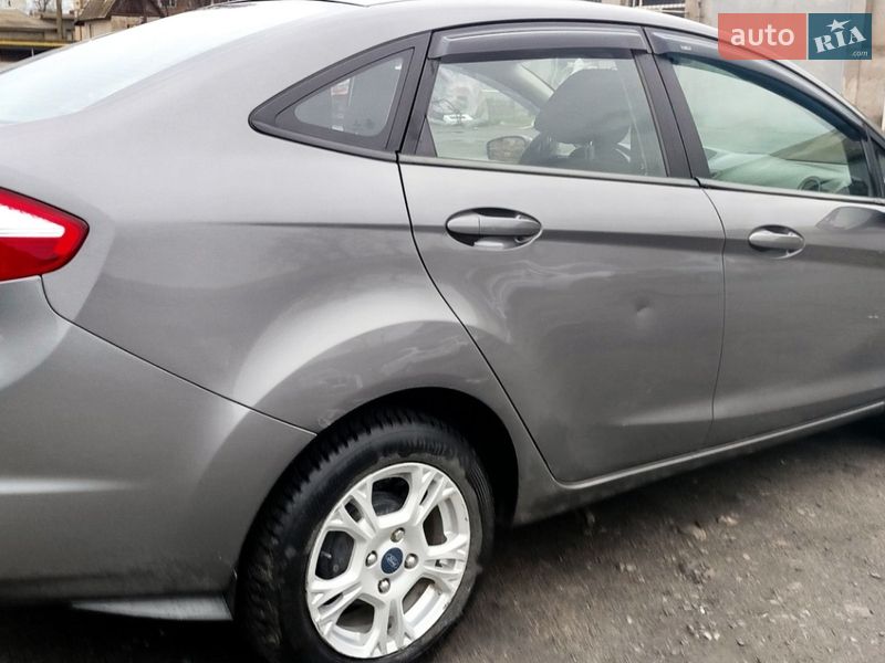 Седан Ford Fiesta 2013 в Измаиле