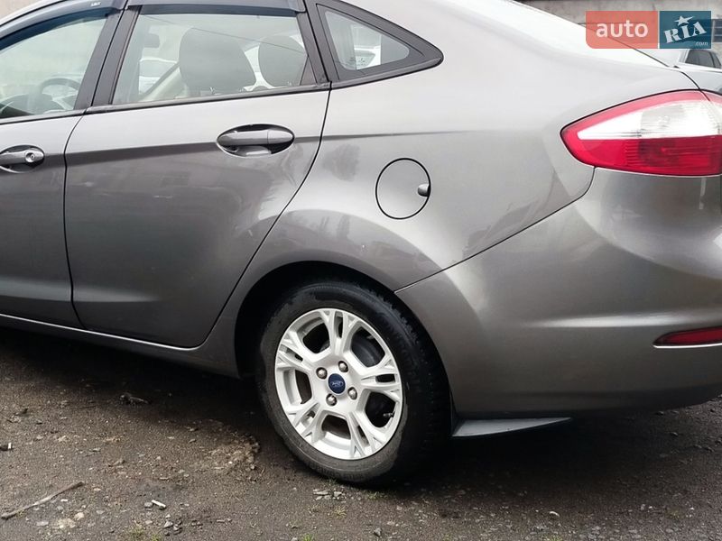 Седан Ford Fiesta 2013 в Измаиле