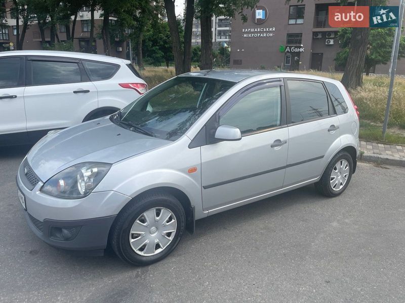 Хэтчбек Ford Fiesta 2007 в Киеве