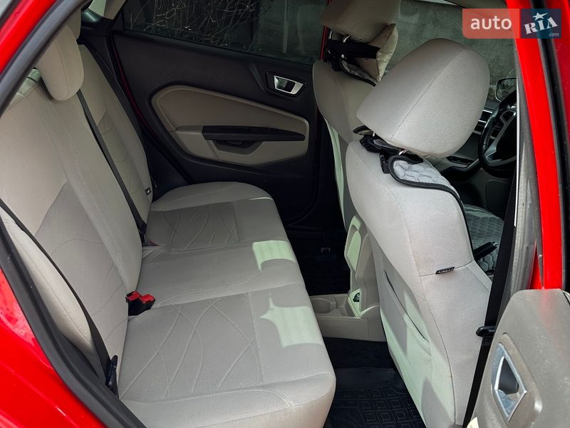 Седан Ford Fiesta 2013 в Павлограде фото 6 Седан Ford Fiesta 2013 в Павлограде