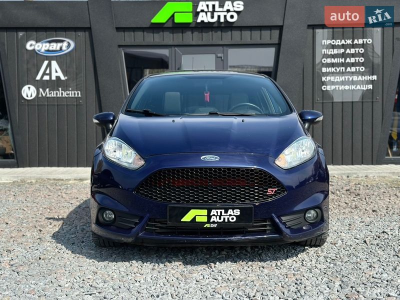 Хэтчбек Ford Fiesta 2015 в Львове