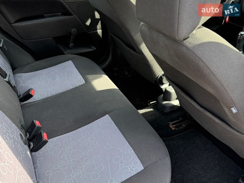 Хэтчбек Ford Fiesta 2006 в Луцке фото 15 Хэтчбек Ford Fiesta 2006 в Луцке