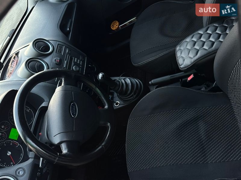 Хетчбек Ford Fiesta 2006 в Києві