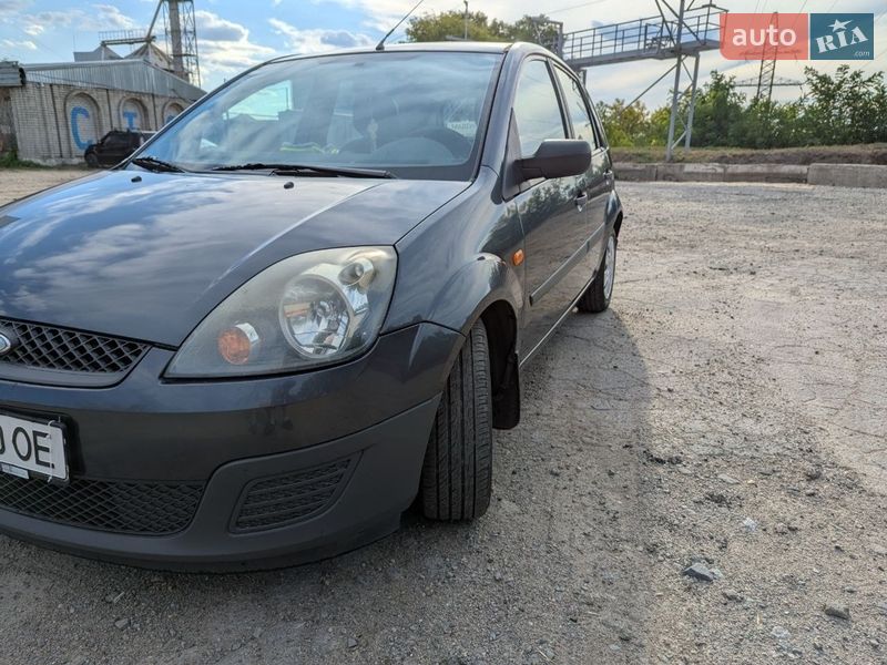Хэтчбек Ford Fiesta 2007 в Днепре