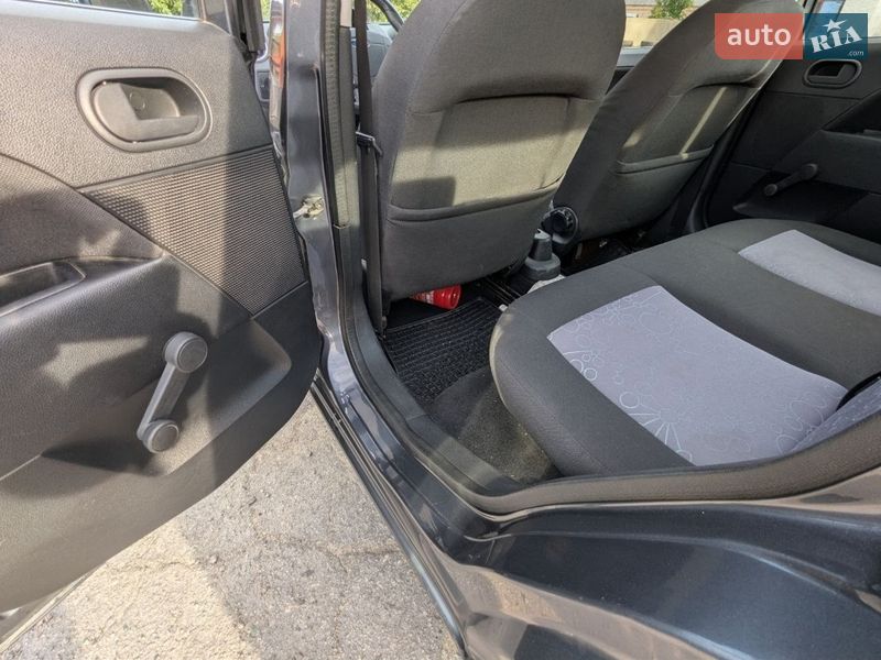Хэтчбек Ford Fiesta 2007 в Днепре